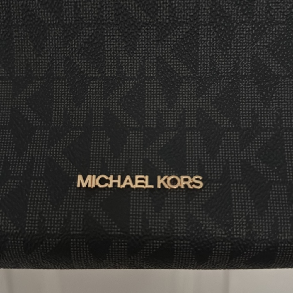 Michael Kors Brand New with tags Walsh Black and Gray Tote Bag Size Medium - Picture 3 of 12